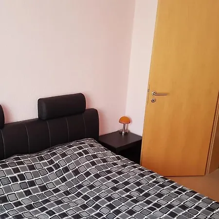 Apartment Schone Saubere 2-zimmer-wohnung Fur Messen Oder Sonstigen Zeiten *