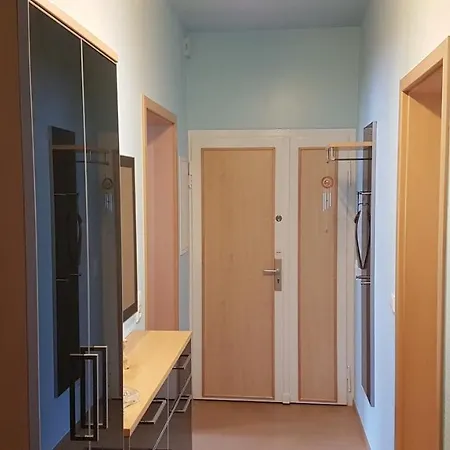 Schone Saubere 2-zimmer-wohnung Fur Messen Oder Sonstigen Zeiten Apartment *