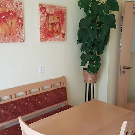 Apartment Schone Saubere 2-zimmer-wohnung Fur Messen Oder Sonstigen Zeiten